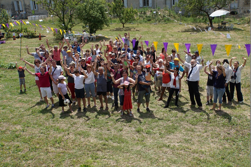 Inauguration du jardin avec les habitants à Andancette 26 140 avec lAtelier du Possible Johann Musy et Laurence Rémy, Prenez Place Et Compagnie Bernard Jay-Allemand Gremonte Justin Jay-Alleman