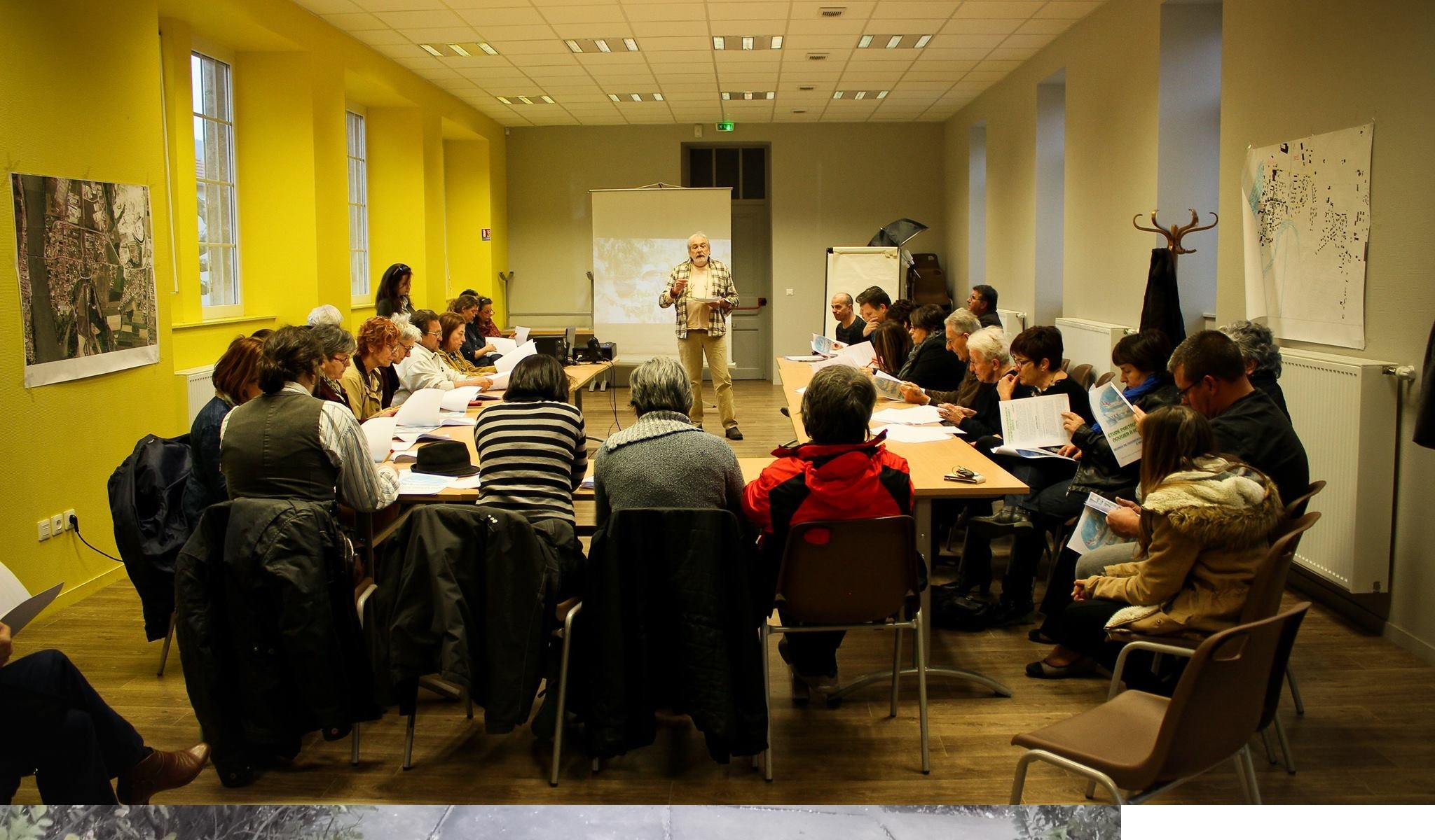 Réunion de travail plénière avec les habitants à Andancette 26 140 avec lAtelier du Possible, Prenez Place Et Compagnie, Gremonte. avril 2015